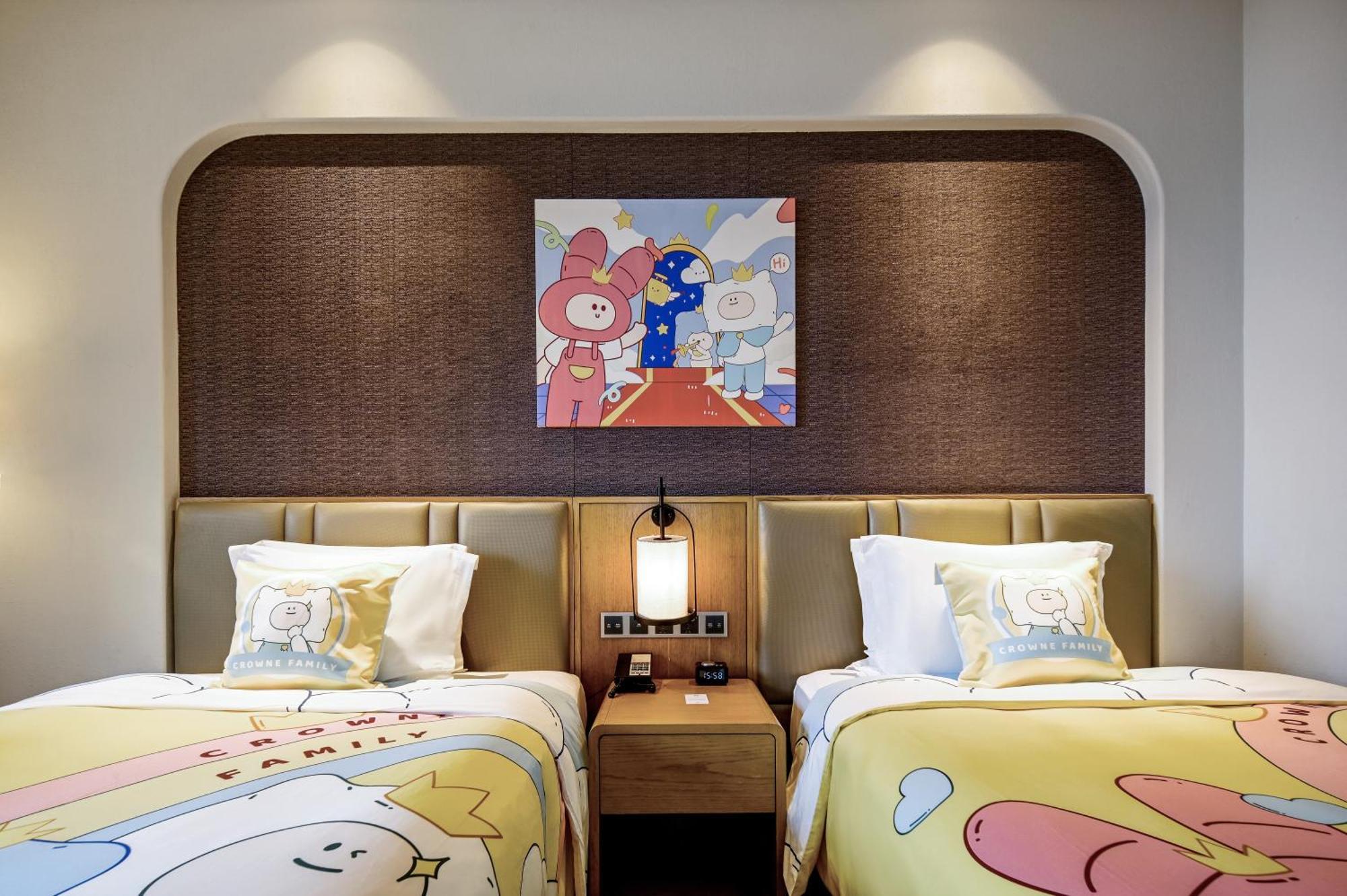 Hotel Crowne Plaza QingdaoOrientalMovieMetropolis Esterno foto