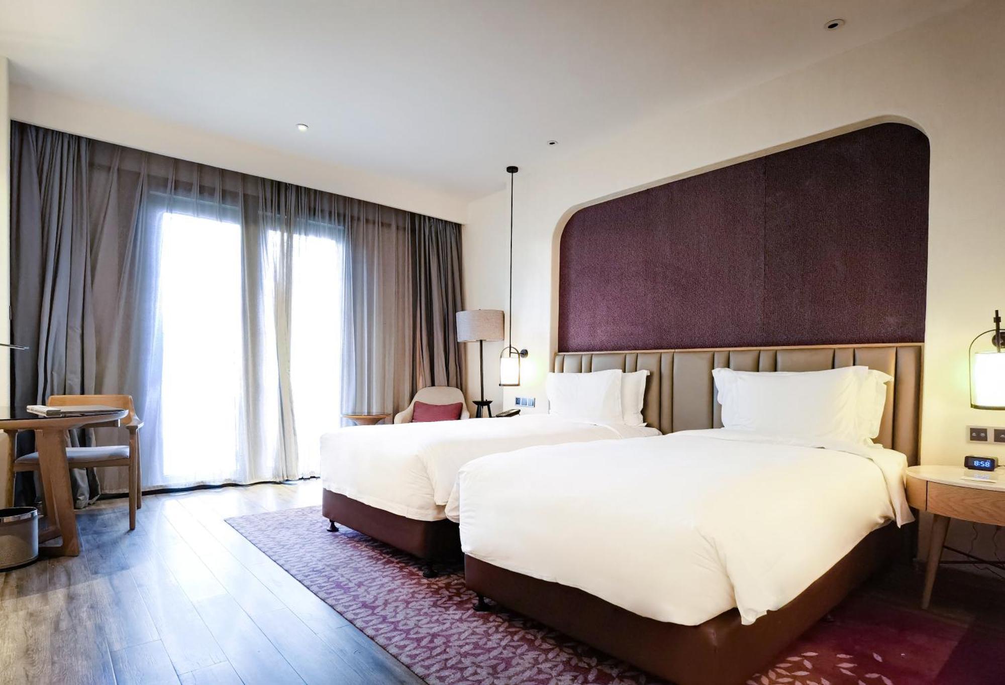Hotel Crowne Plaza QingdaoOrientalMovieMetropolis Esterno foto